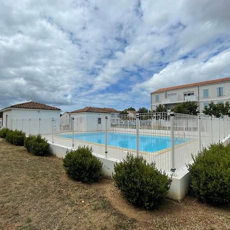 Apartment In A Private Residence With Swimming Pool Marennes  Exterior foto